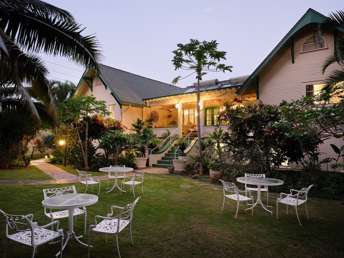 Home in Wailuku · ★4.89 · 1 bedroom · 1 bed · 1 bath - Photo 4