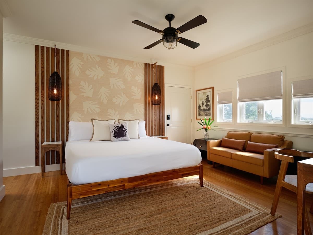 Home in Wailuku · ★4.79 · 1 bedroom · 1 bed · 1 bath - Photo 1