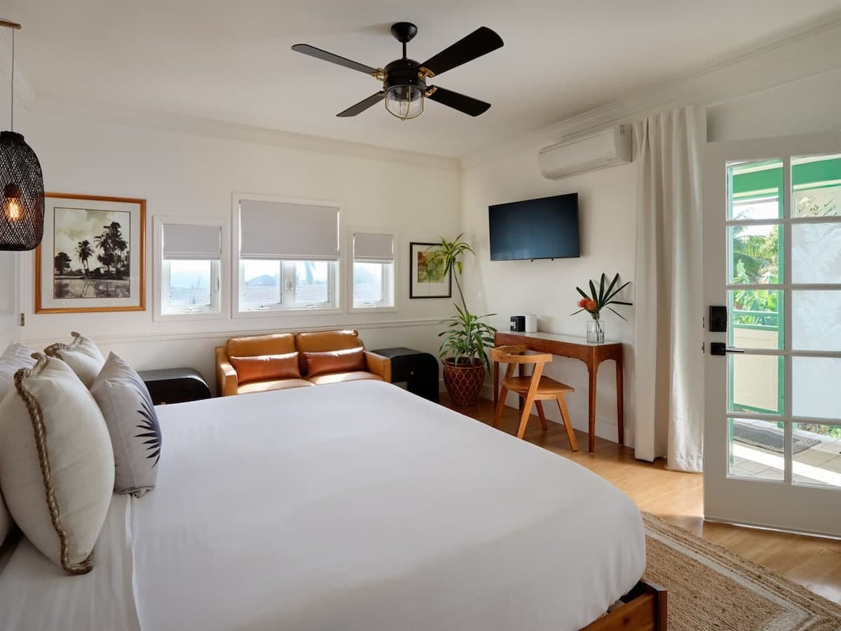 Home in Wailuku · ★4.79 · 1 bedroom · 1 bed · 1 bath - Photo 4