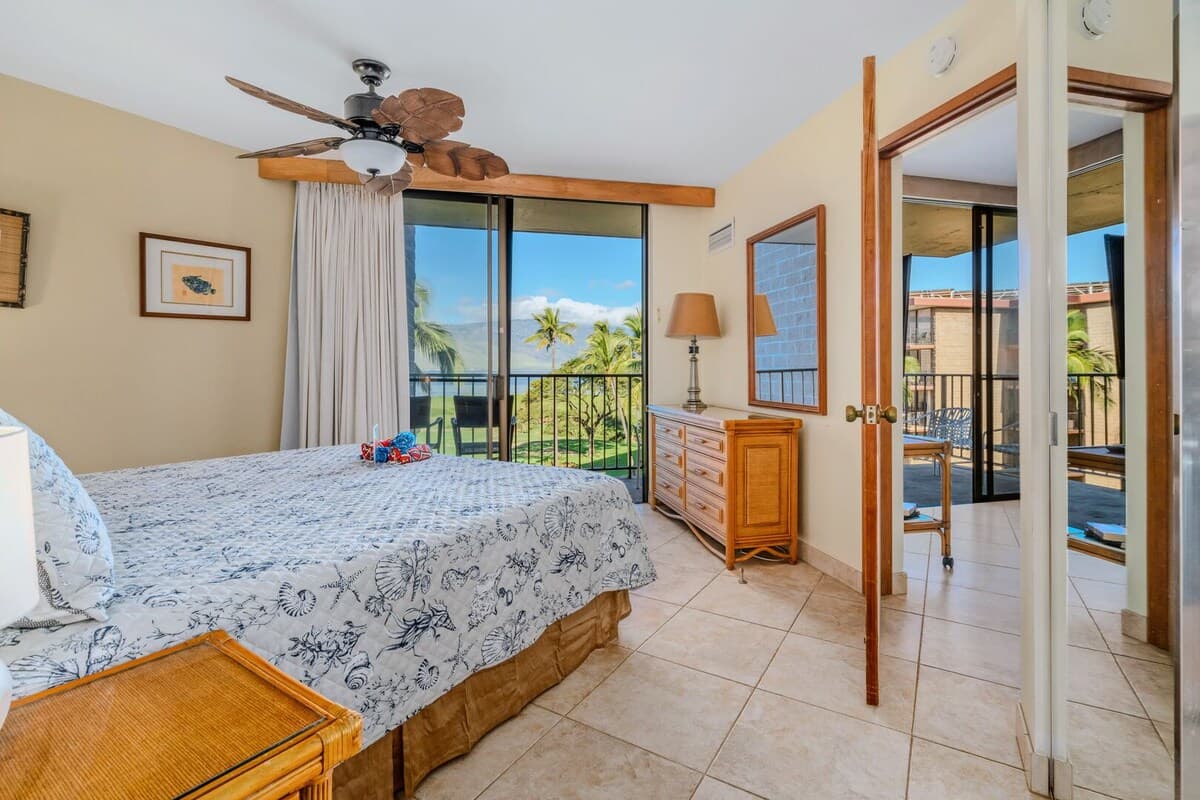 Condo in Kihei · ★4.76 · 1 bedroom · 2 beds · 1 bath - Photo 5