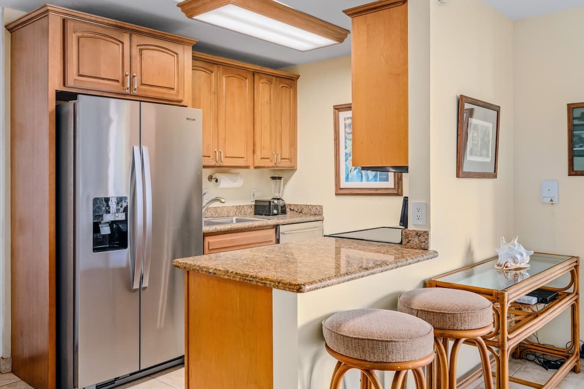 Condo in Kihei · ★4.76 · 1 bedroom · 2 beds · 1 bath - Photo 3
