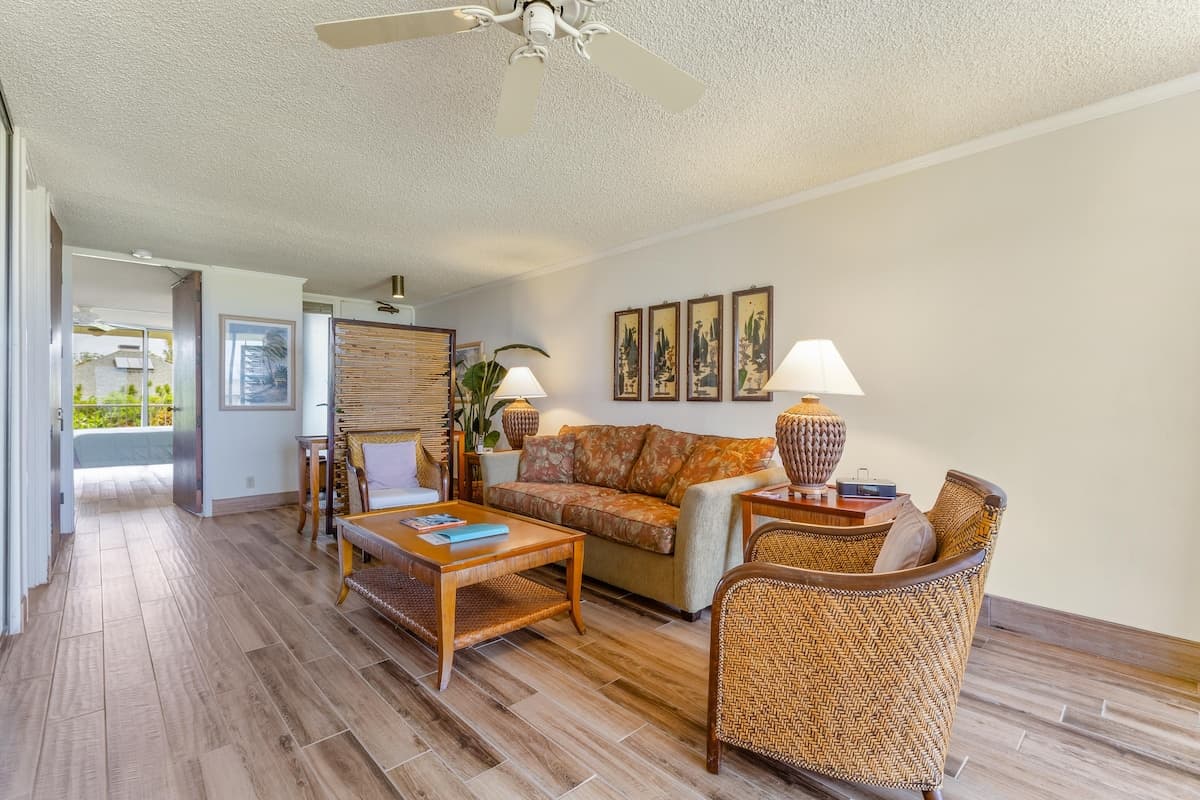 Condo in Princeville · ★4.72 · 1 bedroom · 2 beds · 2 private baths - Photo 5