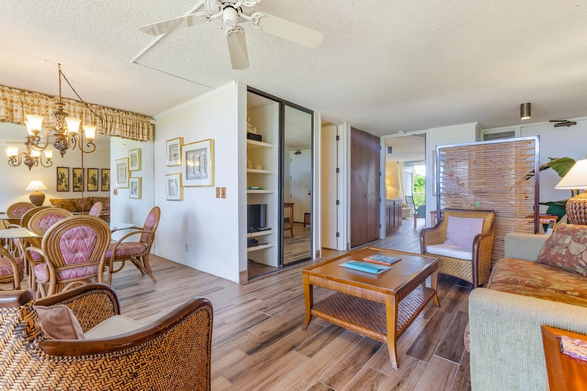 Condo in Princeville · ★4.72 · 1 bedroom · 2 beds · 2 private baths - Photo 3