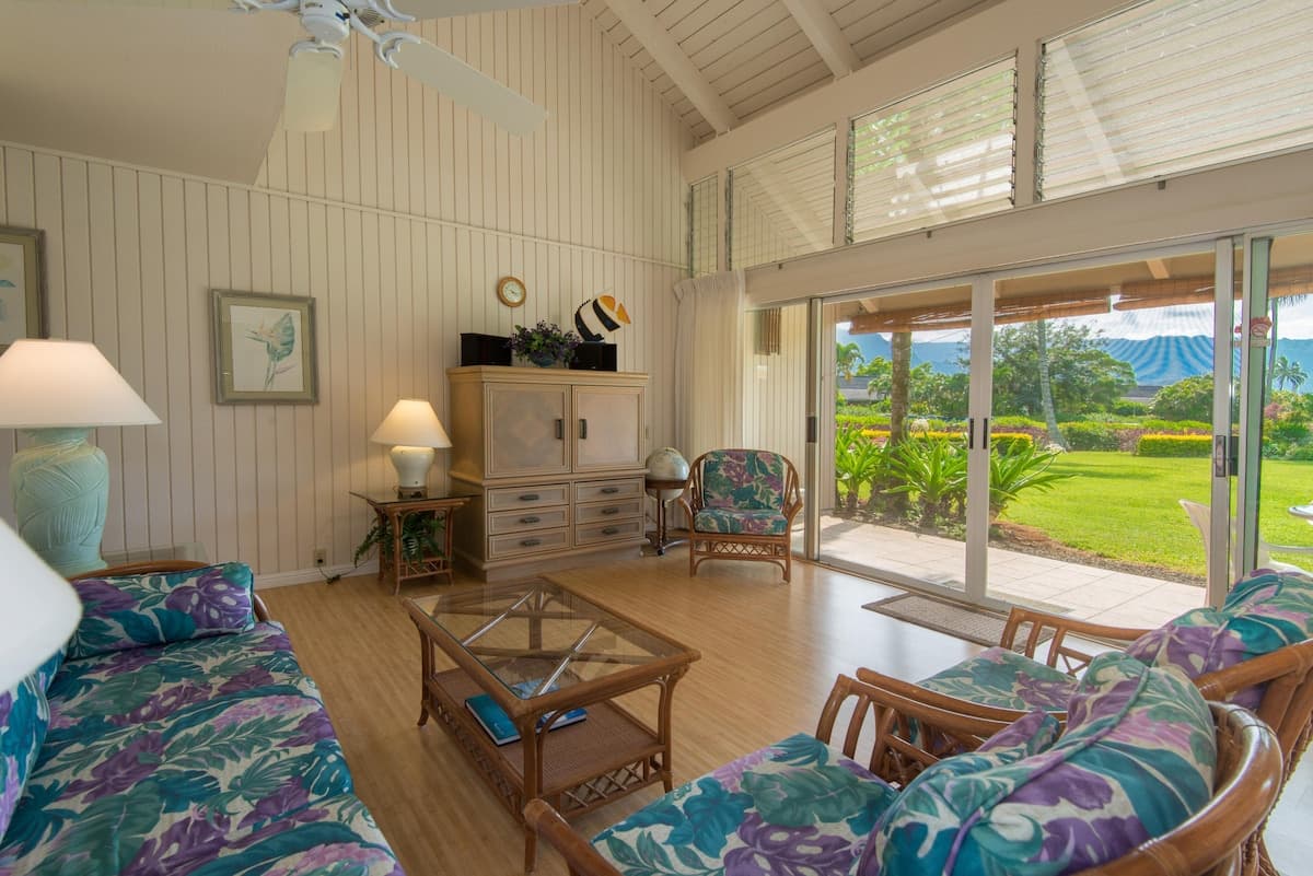 Condo in Princeville · ★4.43 · 2 bedrooms · 2 beds · 2 private baths - Photo 1