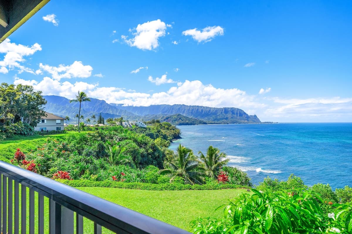 Condo in Princeville · ★4.68 · 2 bedrooms · 3 beds · 2 baths - Photo 2