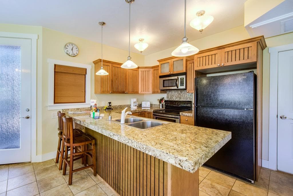Condo in Princeville · ★4.66 · 2 bedrooms · 4 beds · 2 private baths - Photo 5
