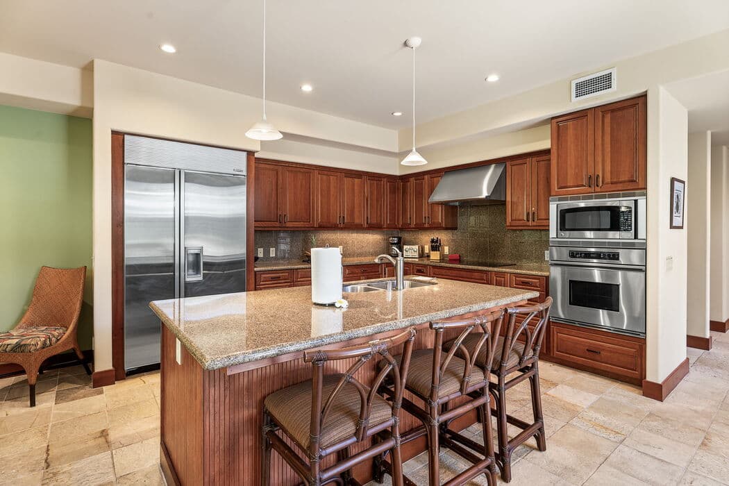 Condo in Puako · ★4.33 · 3 bedrooms · 4 beds · 3.5 baths - Photo 2