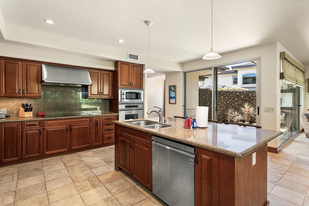 Condo in Puako · ★4.33 · 3 bedrooms · 4 beds · 3.5 baths - Photo 4