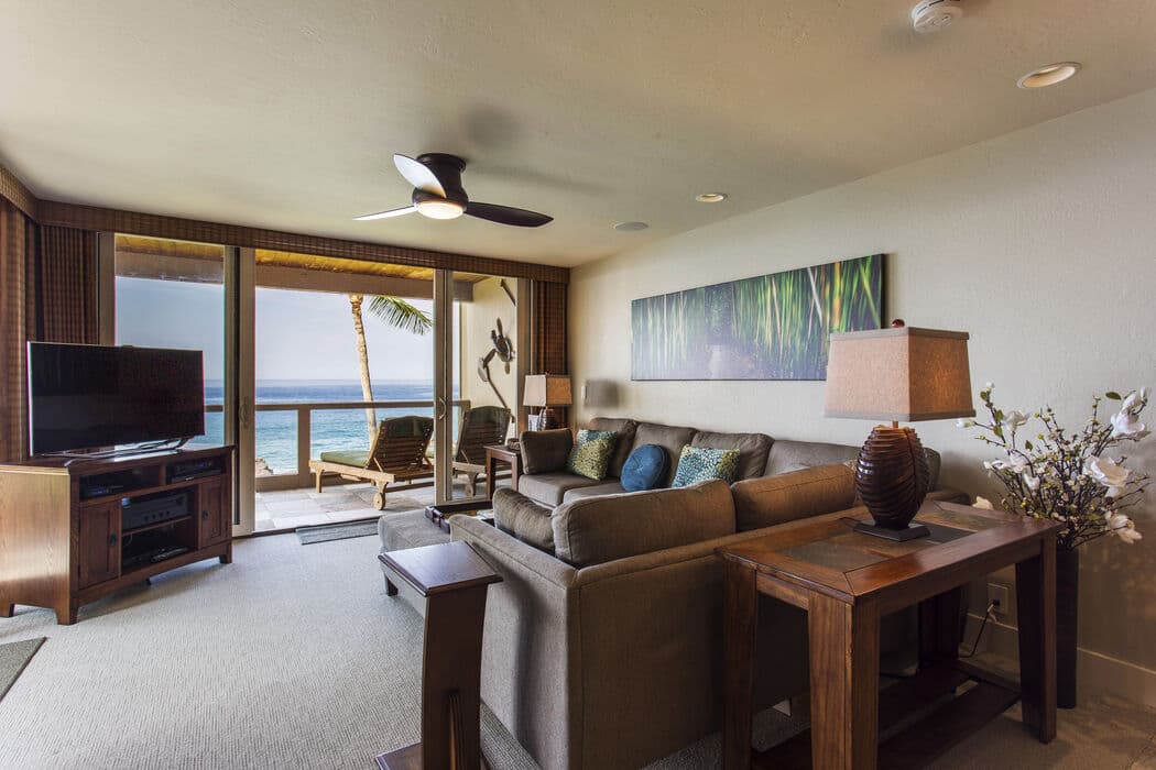 Condo in Kailua-Kona · ★4.88 · 2 bedrooms · 2 beds · 2 baths - Photo 3