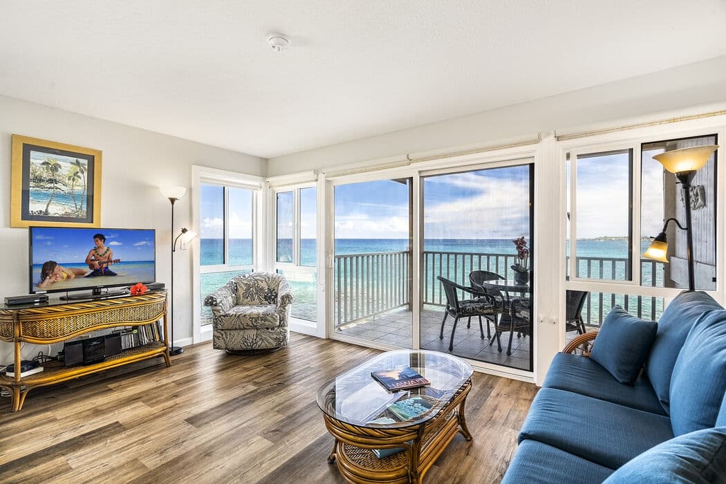 Condo in Kailua-Kona · ★4.81 · 2 bedrooms · 4 beds · 2.5 baths - Photo 1