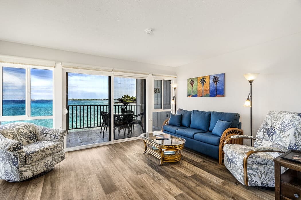 Condo in Kailua-Kona · ★4.81 · 2 bedrooms · 4 beds · 2.5 baths - Photo 2