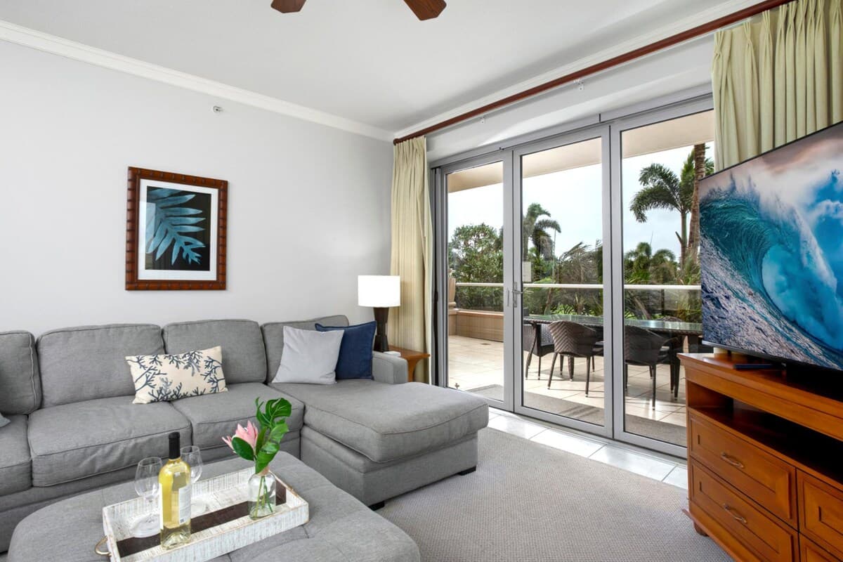 Condo in Lahaina · ★4.67 · 2 bedrooms · 3 beds · 2 baths - Photo 2