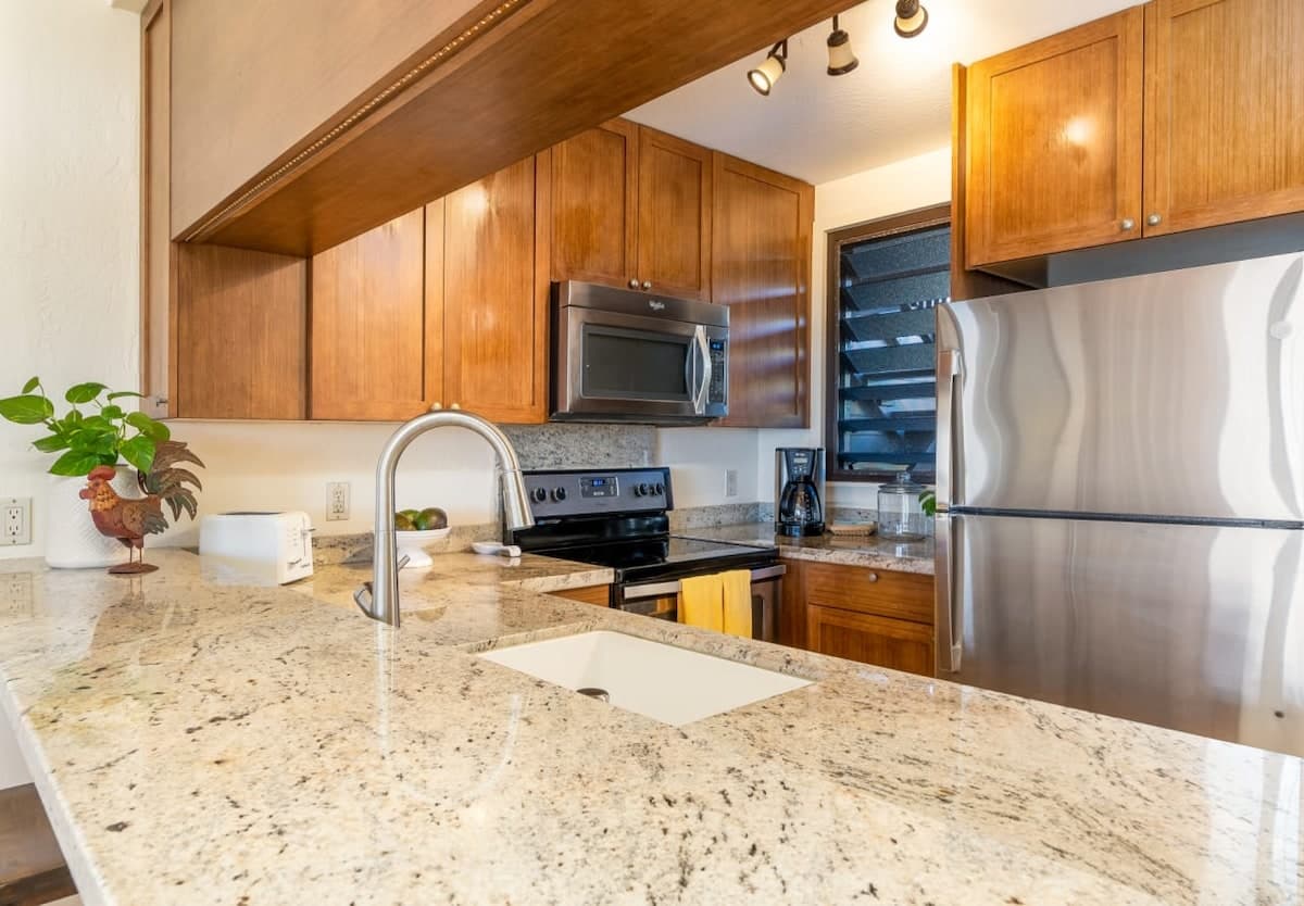 Condo in Lihue · ★4.86 · 1 bedroom · 1 bed · 1 bath - Photo 4