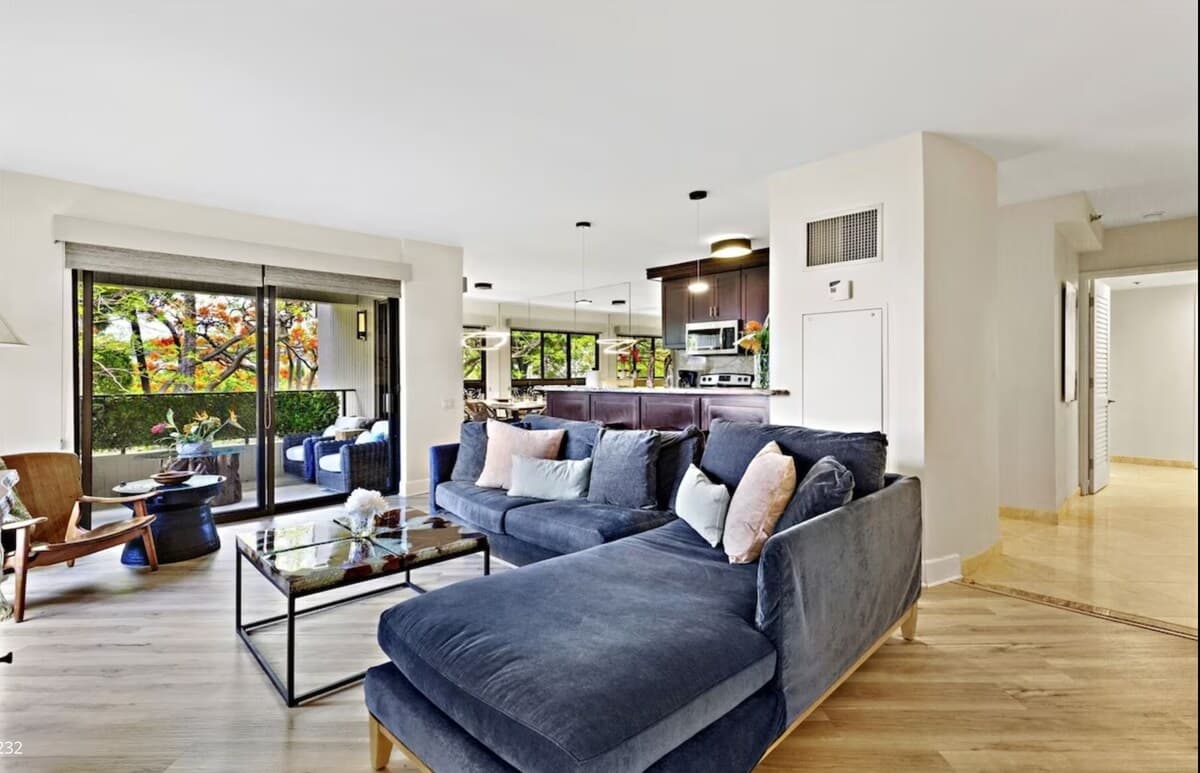 Condo in Lahaina · ★4.92 · 2 bedrooms · 3 beds · 2 baths - Photo 3
