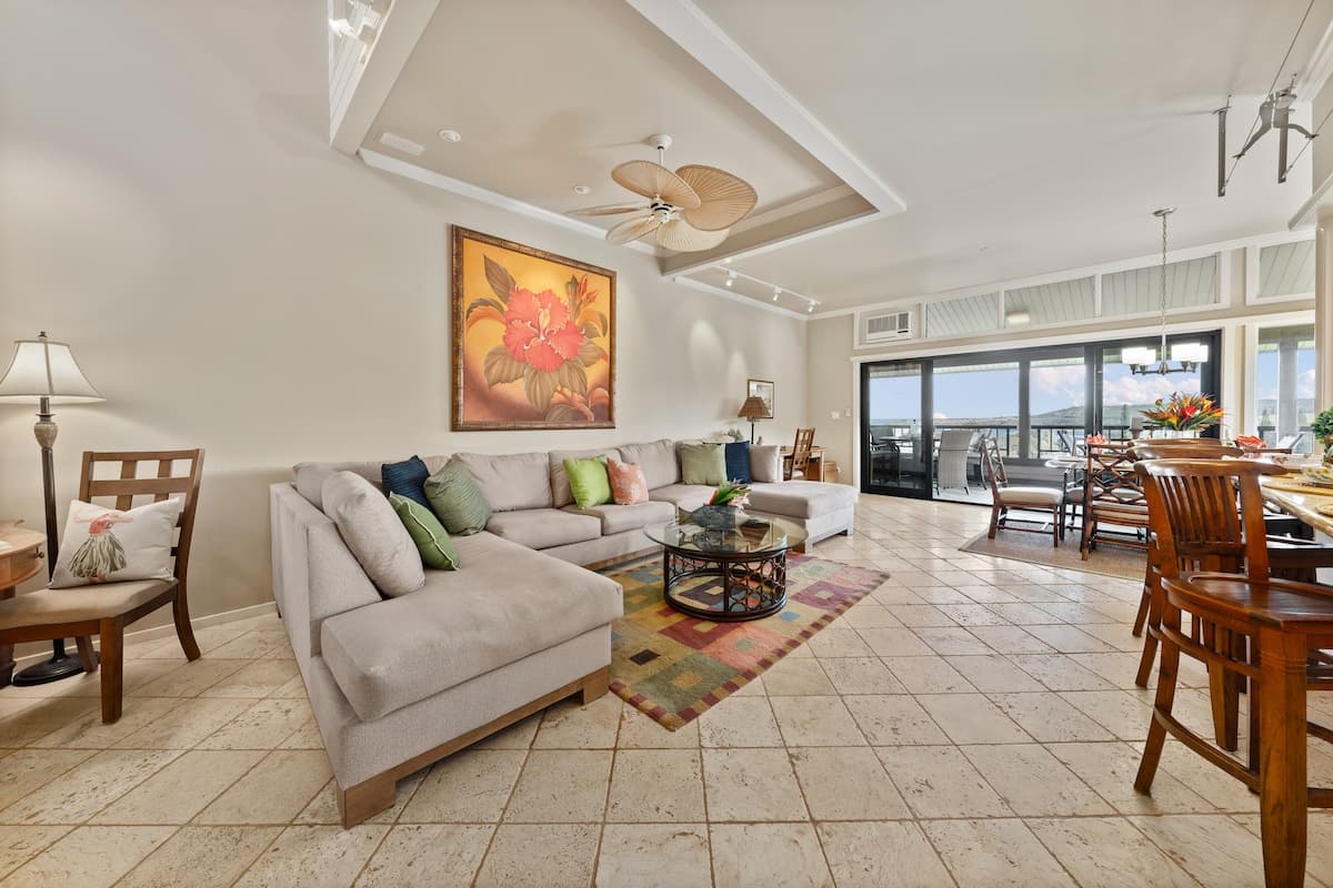 Condo in Lahaina · ★4.82 · 2 bedrooms · 4 beds · 3 baths - Photo 5