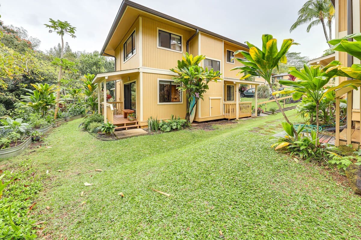 Condo in Princeville · ★4.84 · 2 bedrooms · 2 beds · 2 shared baths - Photo 3