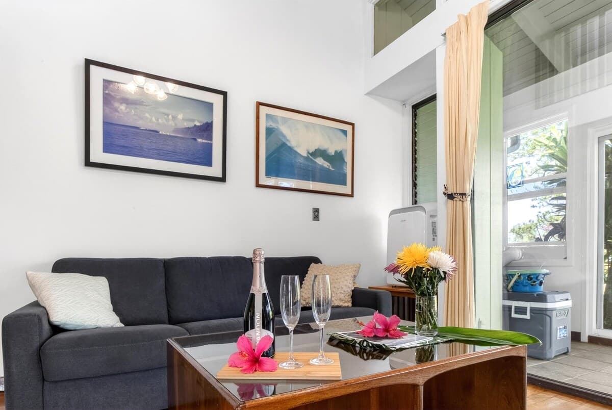 Condo in Kahuku · ★4.53 · 2 bedrooms · 3 beds · 1 private bath - Photo 4