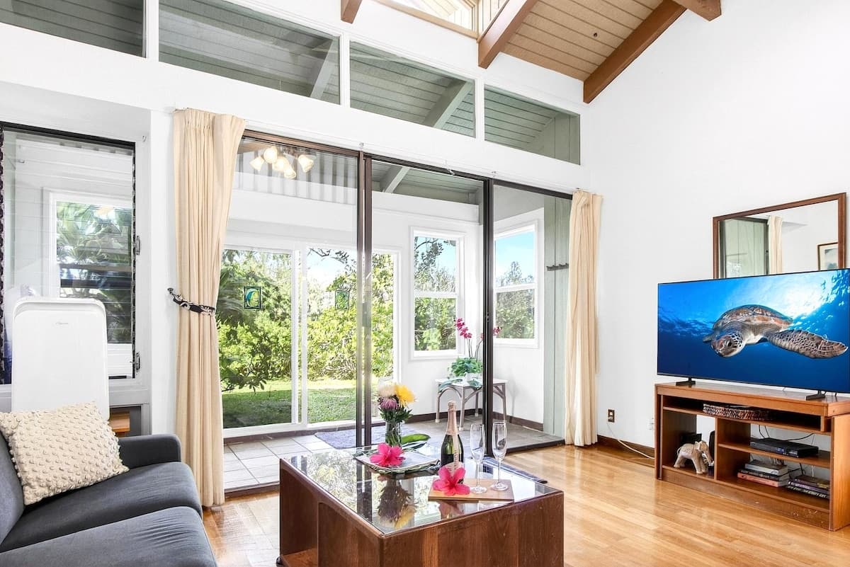 Condo in Kahuku · ★4.53 · 2 bedrooms · 3 beds · 1 private bath - Photo 3