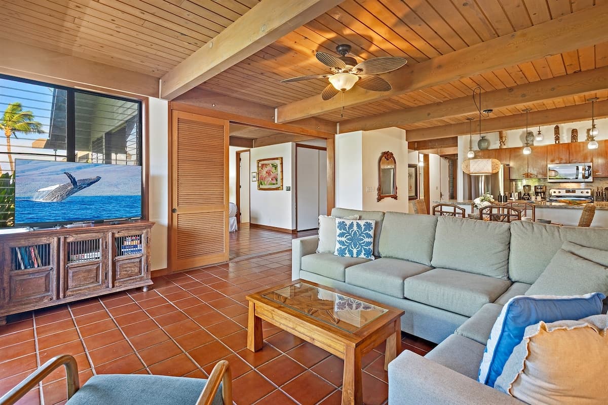 Condo in Lahaina · ★5.0 · 3 bedrooms · 6 beds · 3 baths - Photo 4