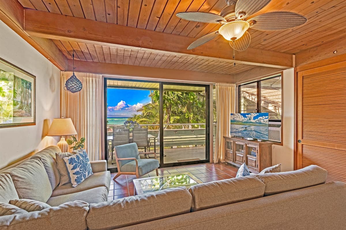 Condo in Lahaina · ★5.0 · 3 bedrooms · 6 beds · 3 baths - Photo 3