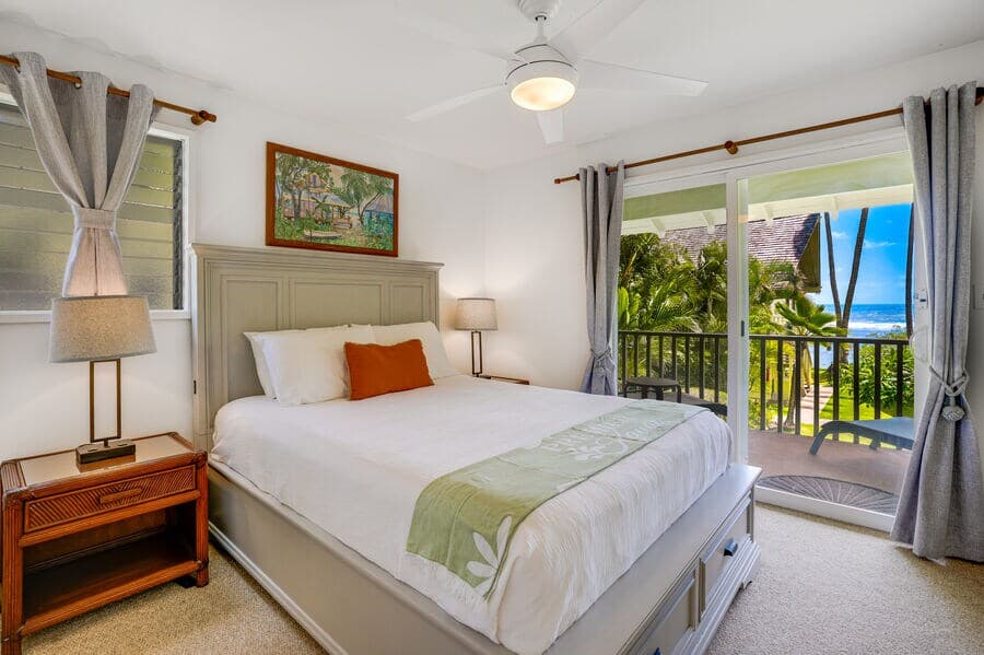 Condo in Kapaa · ★4.33 · 2 bedrooms · 2 beds · 1.5 baths - Photo 5
