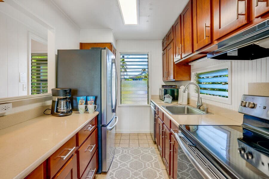 Condo in Kapaa · ★4.33 · 2 bedrooms · 2 beds · 1.5 baths - Photo 2