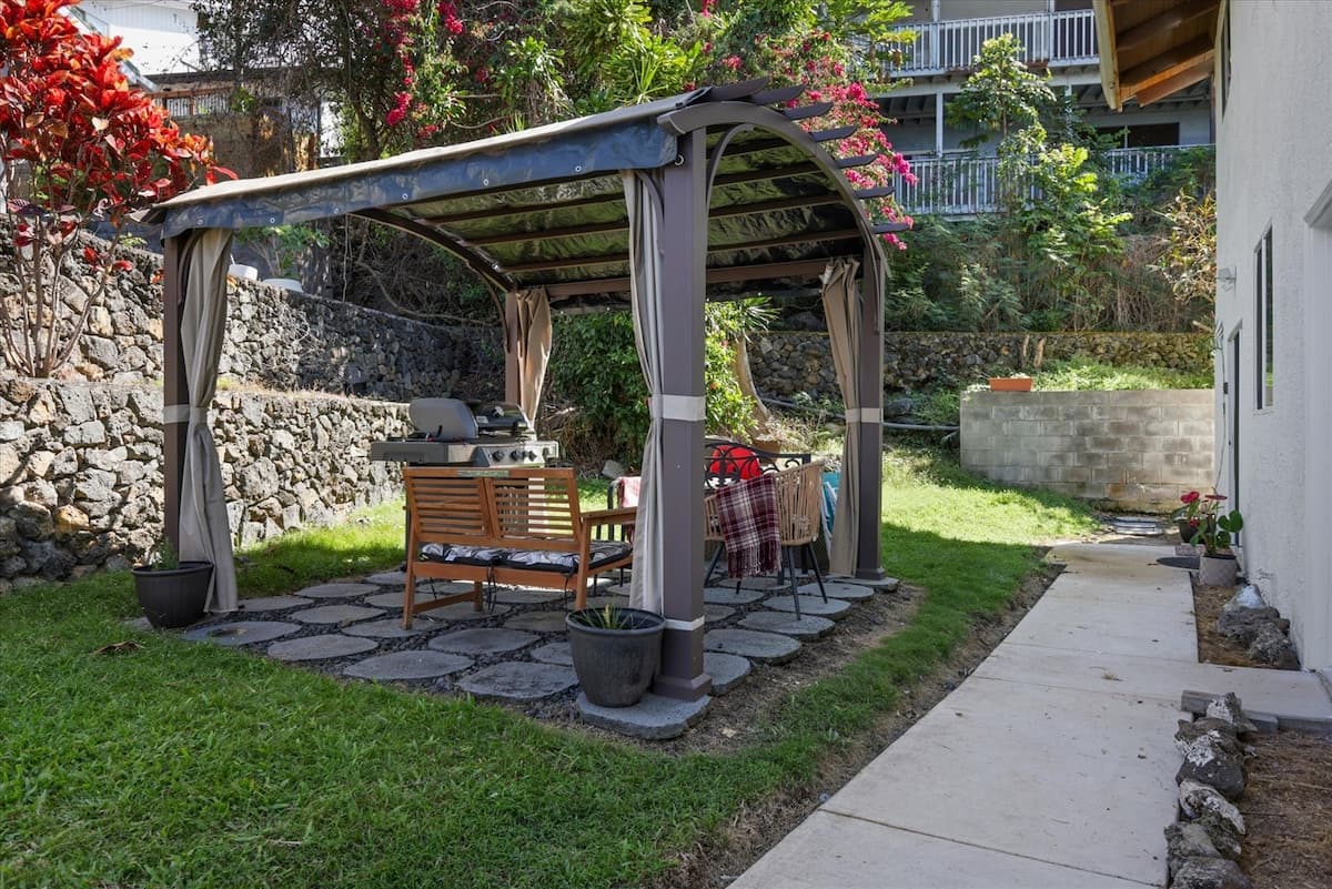 Guesthouse in Kailua-Kona · ★4.81 · 2 bedrooms · 3 beds · 1 private bath - Photo 4