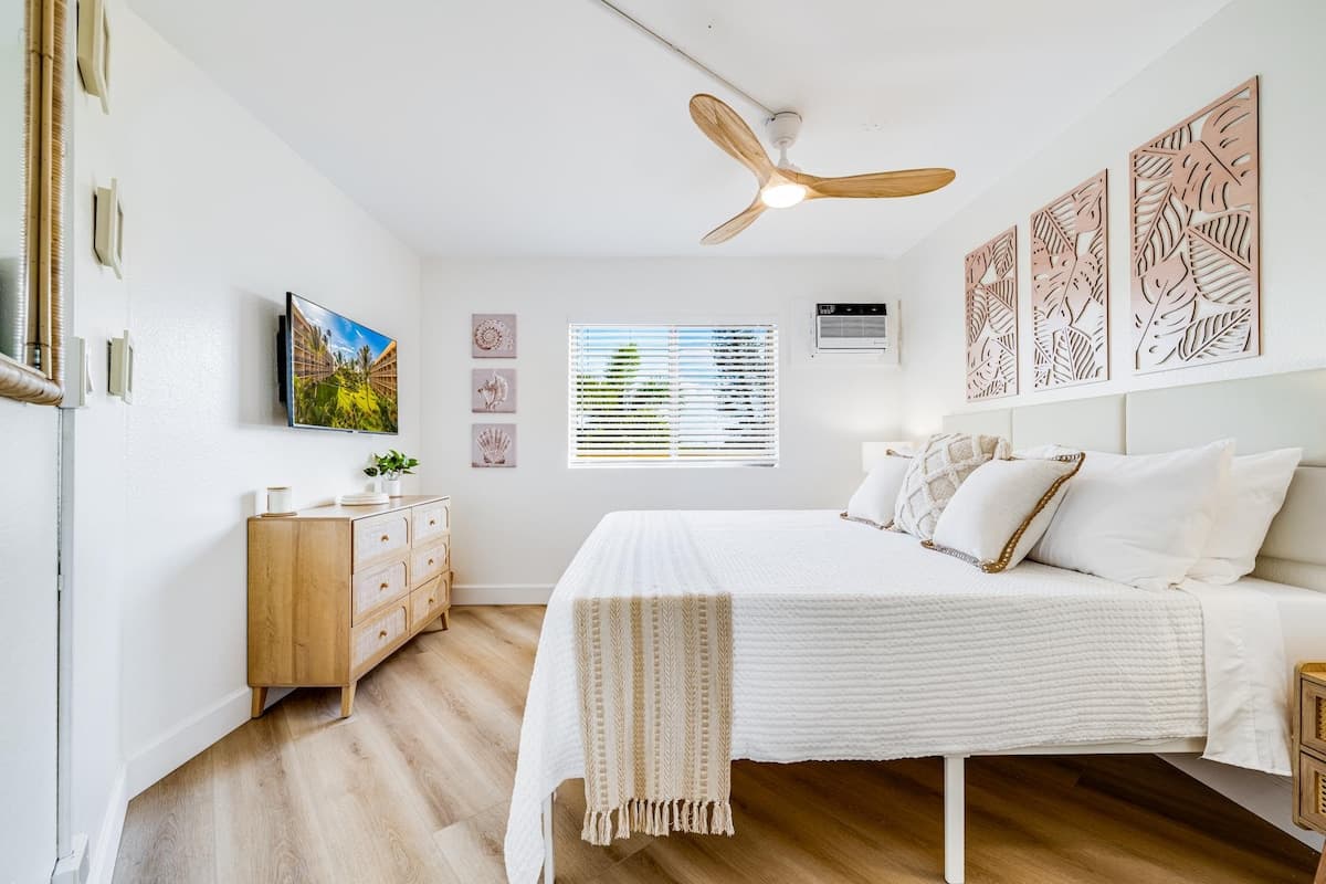 Condo in Kihei · ★4.75 · 2 bedrooms · 3 beds · 2 baths - Photo 4