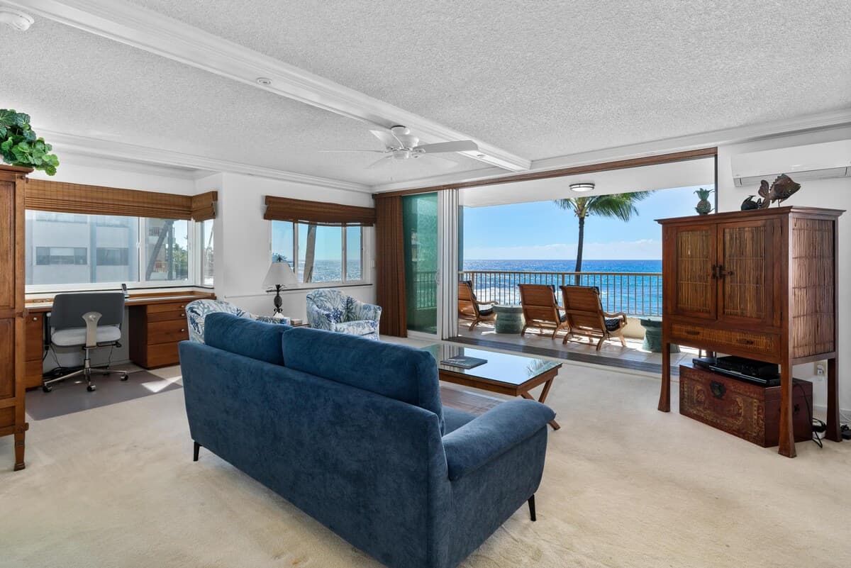 Condo in Kailua-Kona · ★4.67 · 3 bedrooms · 4 beds · 3 baths - Photo 4