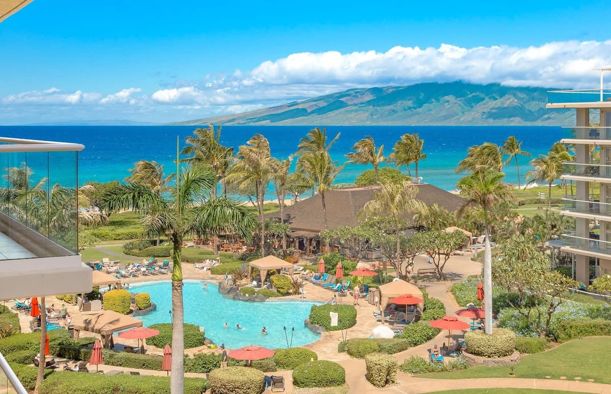 Condo in Lahaina · ★4.83 · 1 bedroom · 2 beds · 1 bath - Photo 1