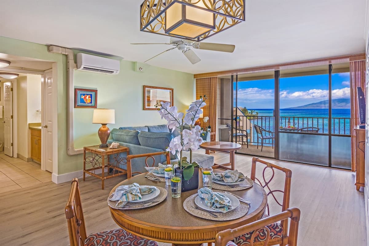 Condo in Lahaina · ★4.9 · 1 bedroom · 2 beds · 1 bath - Photo 3