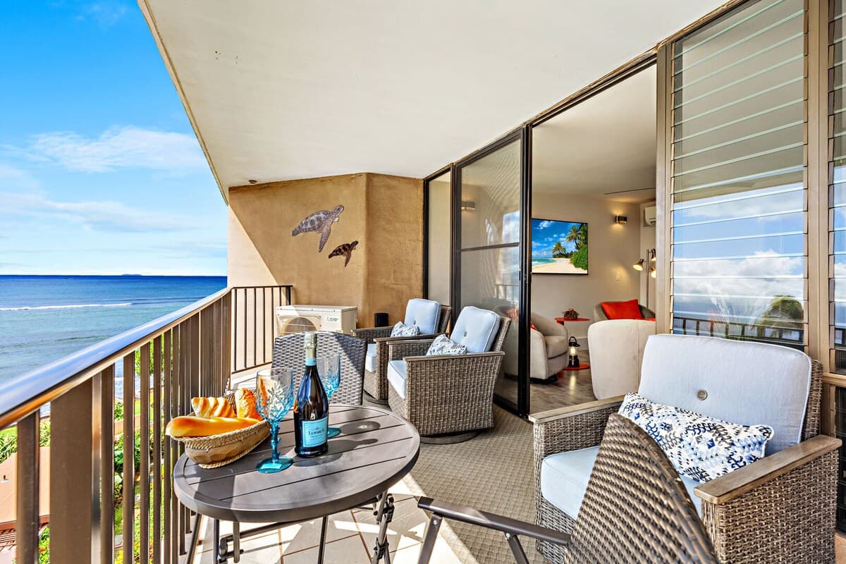 Condo in Wailuku · ★4.93 · 1 bedroom · 3 beds · 2 private baths - Photo 5