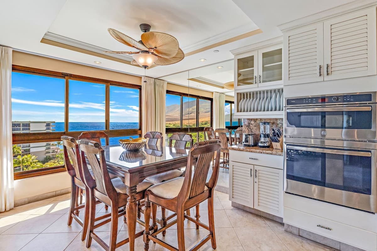 Condo in Lahaina · ★5.0 · 3 bedrooms · 5 beds · 2 shared baths - Photo 4