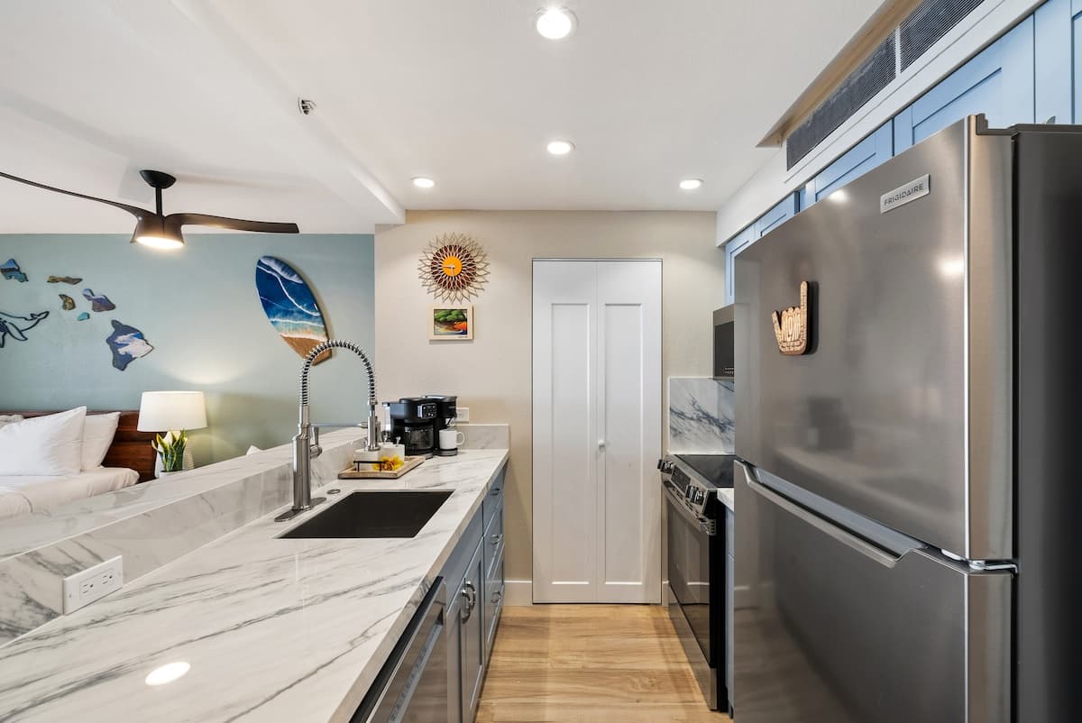 Condo in Lahaina · ★4.89 · 1 bedroom · 1 bed · 1 bath - Photo 3