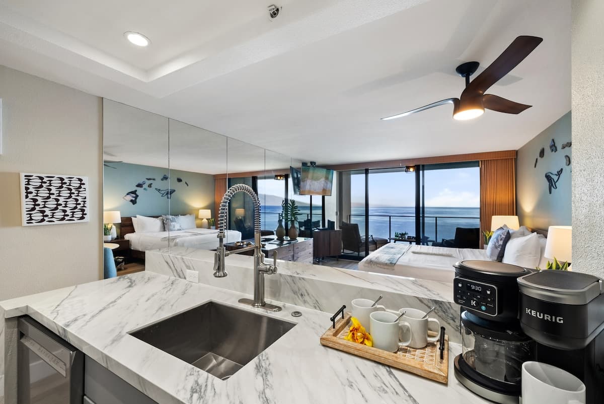 Condo in Lahaina · ★4.89 · 1 bedroom · 1 bed · 1 bath - Photo 2