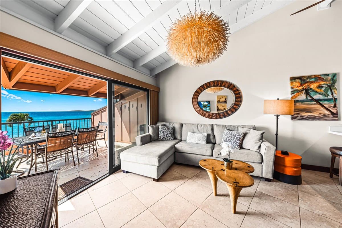 Condo in Lahaina · ★4.76 · 2 bedrooms · 4 beds · 2 private baths - Photo 3