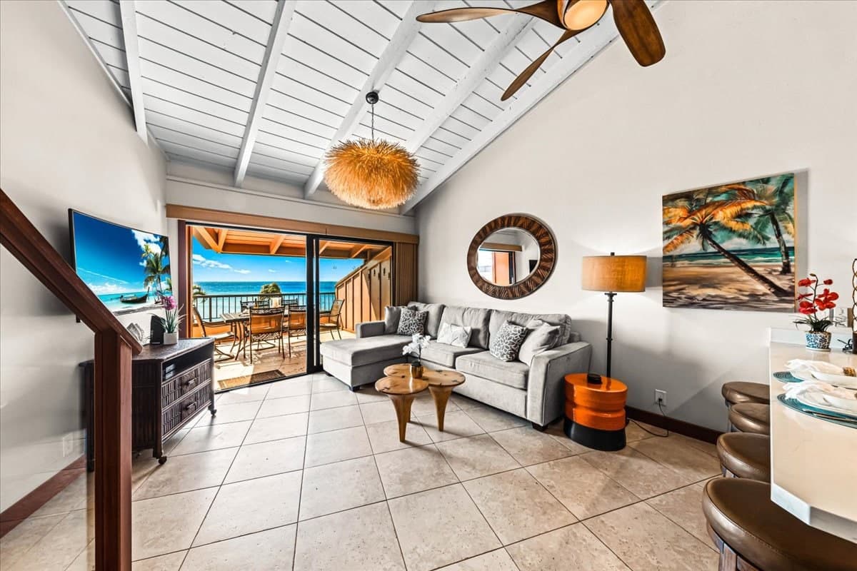 Condo in Lahaina · ★4.76 · 2 bedrooms · 4 beds · 2 private baths - Photo 1