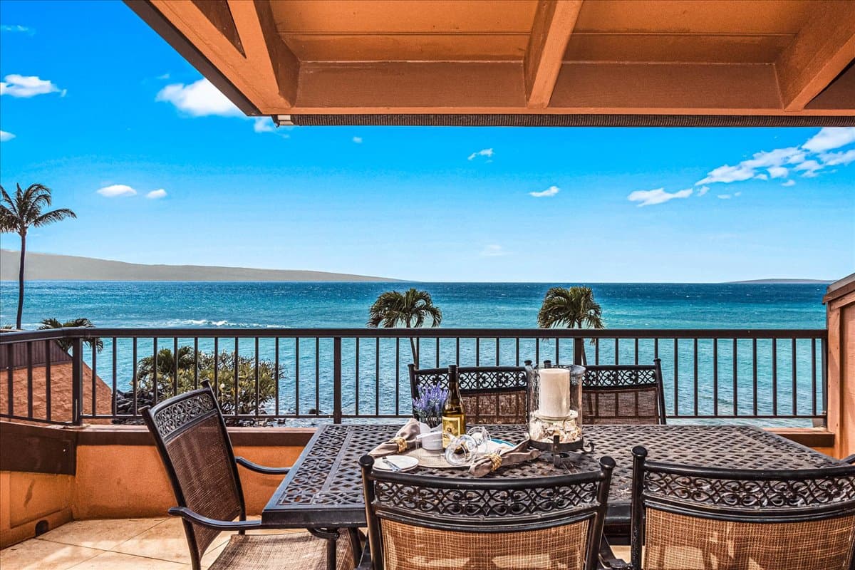 Condo in Lahaina · ★4.76 · 2 bedrooms · 4 beds · 2 private baths - Photo 2