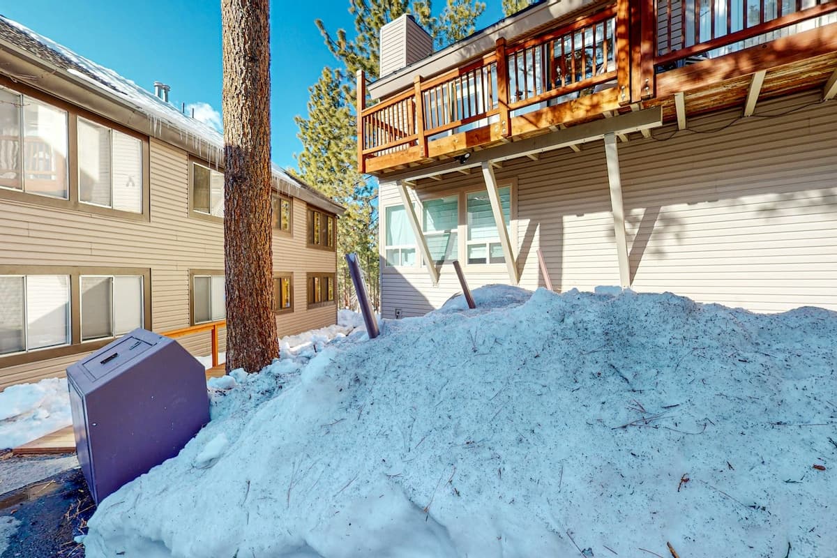 Condo in Zephyr Cove · ★4.87 · 3 bedrooms · 4 beds · 2 private baths - Photo 4