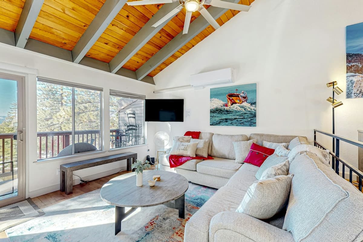 Condo in Zephyr Cove · ★4.87 · 3 bedrooms · 4 beds · 2 private baths - Photo 1