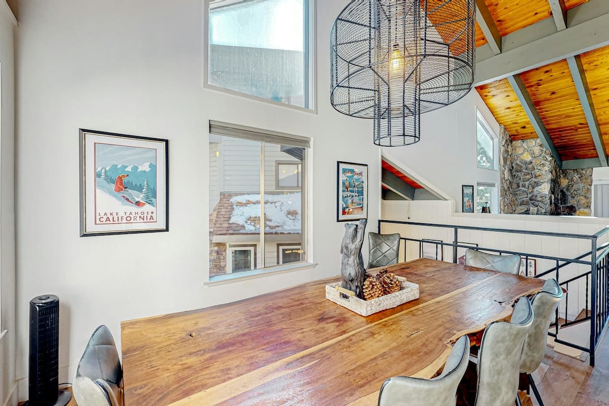 Condo in Zephyr Cove · ★4.87 · 3 bedrooms · 4 beds · 2 private baths - Photo 5