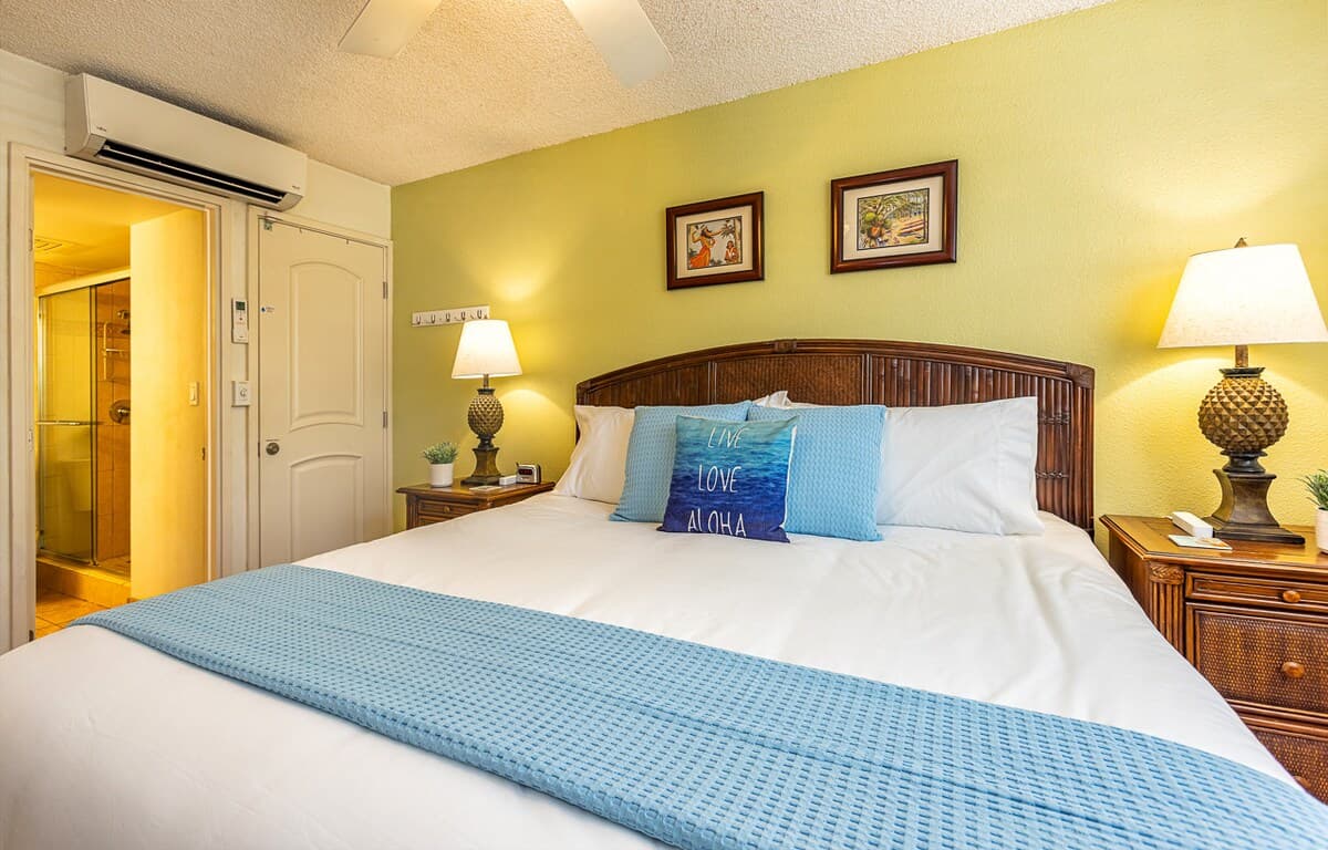 Condo in Kihei · ★4.33 · 1 bedroom · 2 beds · 2 shared baths - Photo 5