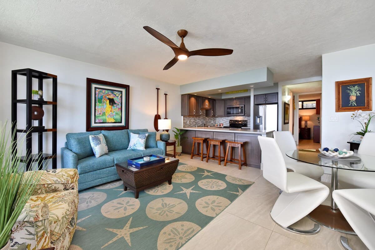 Condo in Lahaina · ★5.0 · 1 bedroom · 2 beds · 1 bath - Photo 5