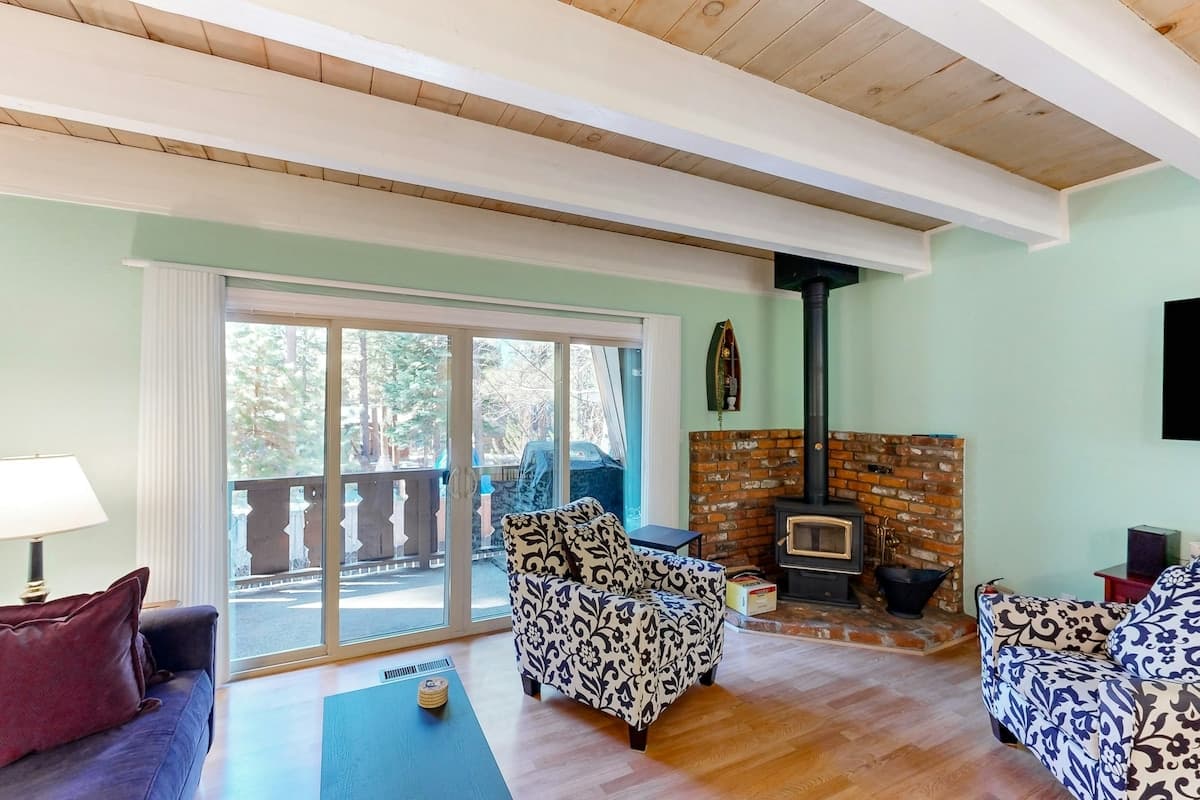 Condo in Incline Village · ★4.45 · 3 bedrooms · 4 beds · 2 private baths - Photo 4
