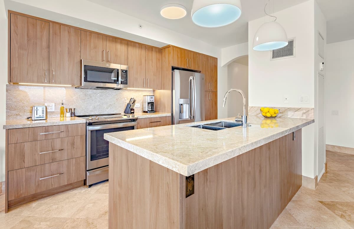 Condo in Lahaina · ★4.9 · 2 bedrooms · 2 beds · 2 baths - Photo 5