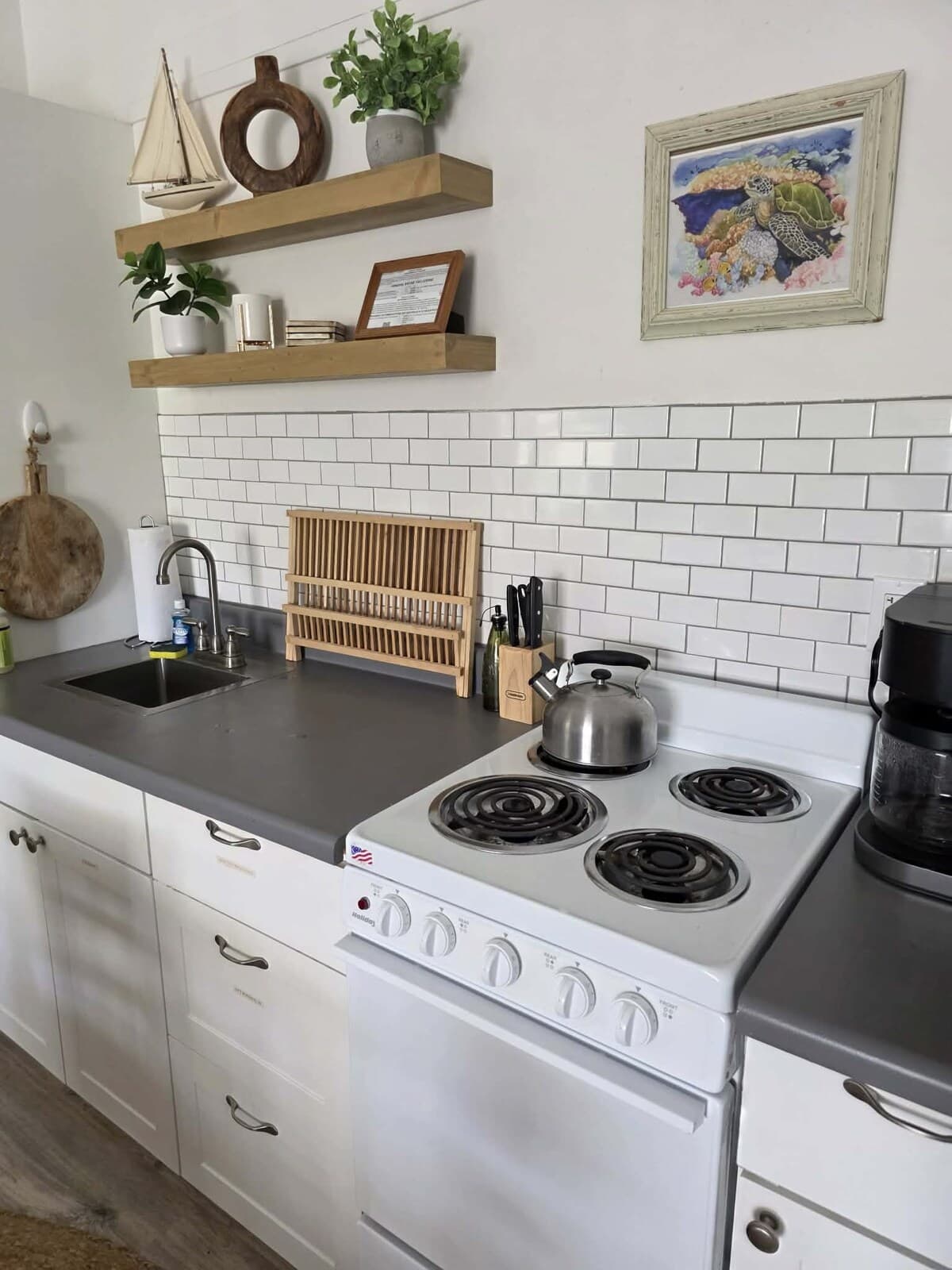 Full Kitchen| Poolside | Walk to Parks & Downtown - Photo 5