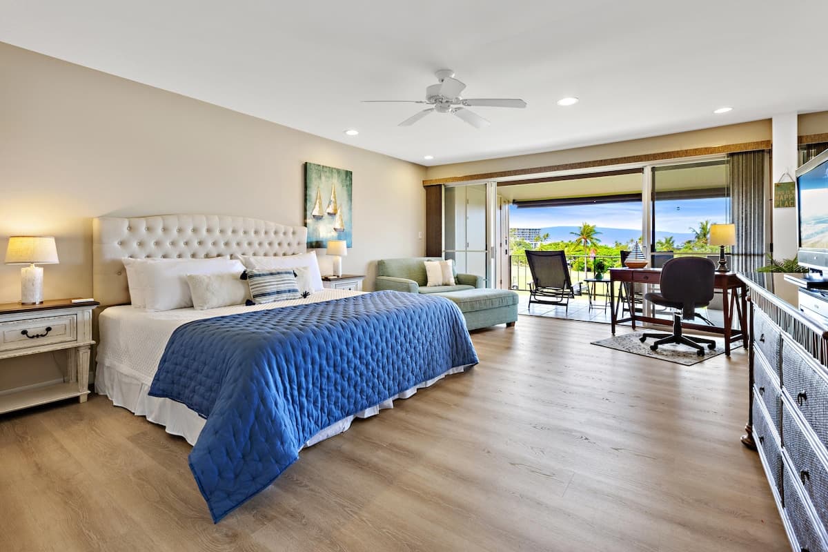 Condo in Lahaina · ★4.6 · 1 bedroom · 2 beds · 1 bath - Photo 1