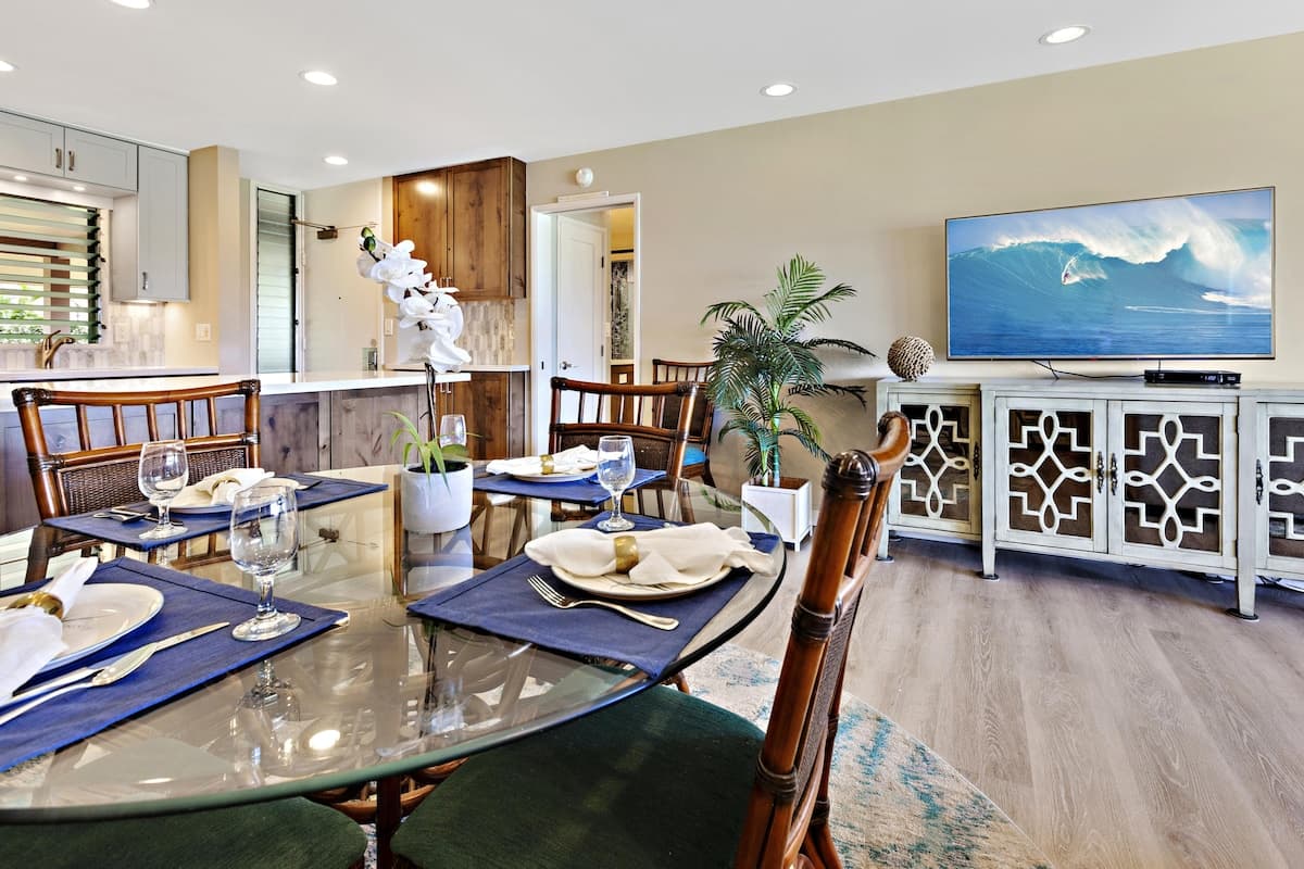 Condo in Lahaina · ★4.6 · 1 bedroom · 2 beds · 1 bath - Photo 5