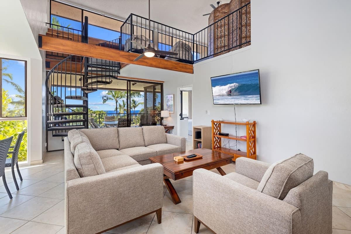 Condo in Kailua-Kona · ★4.67 · 3 bedrooms · 4 beds · 2 private baths - Photo 2