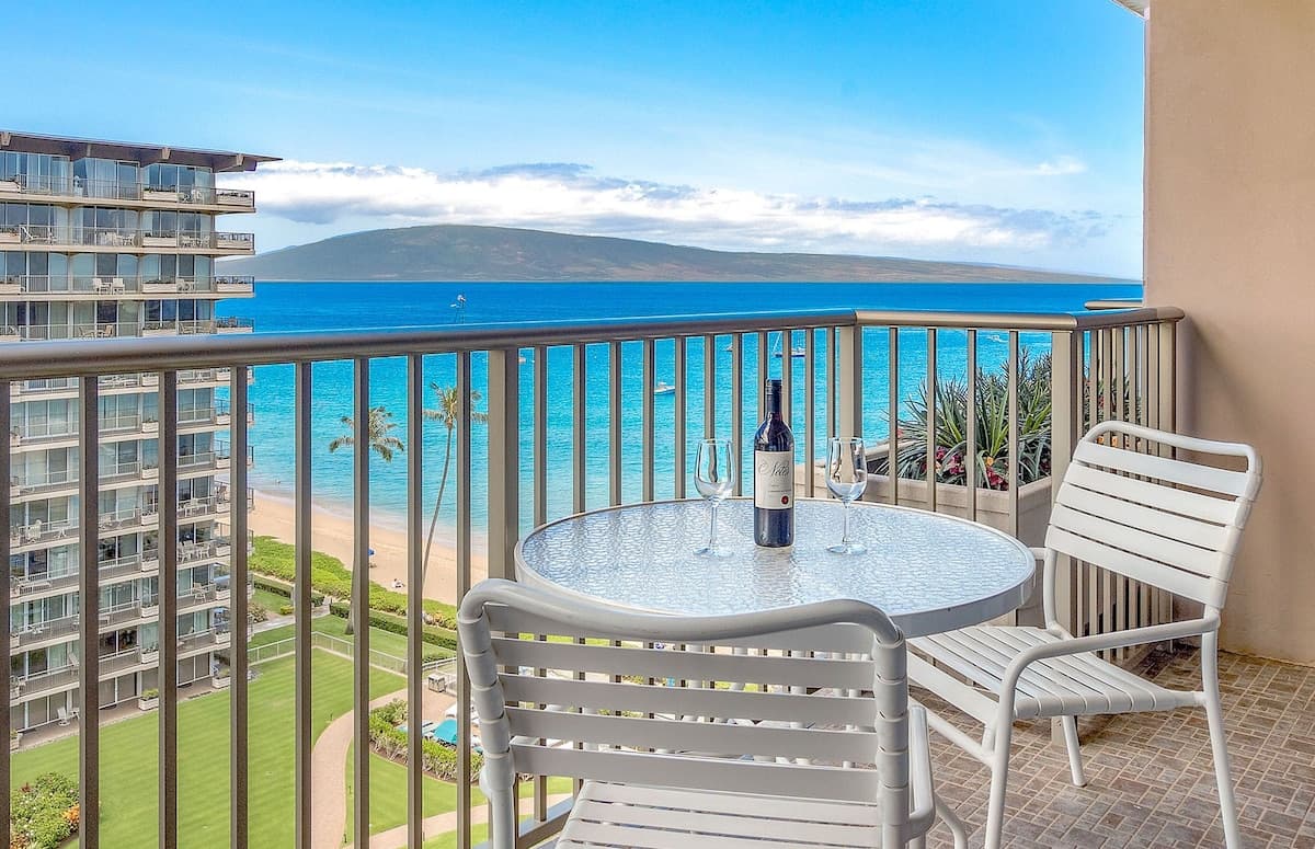 Condo in Lahaina · ★4.82 · Studio · 1 bed · 1 bath - Photo 2